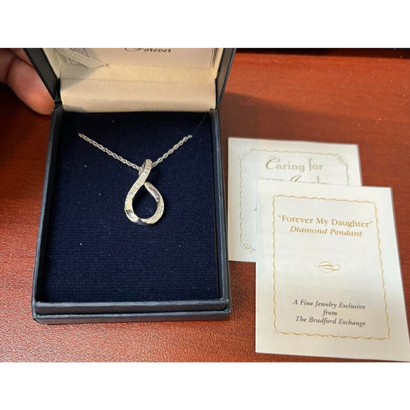 Bradford Exchange Silver Forever My Daughter Necklace - in Gift Box - Picture 1 of 2